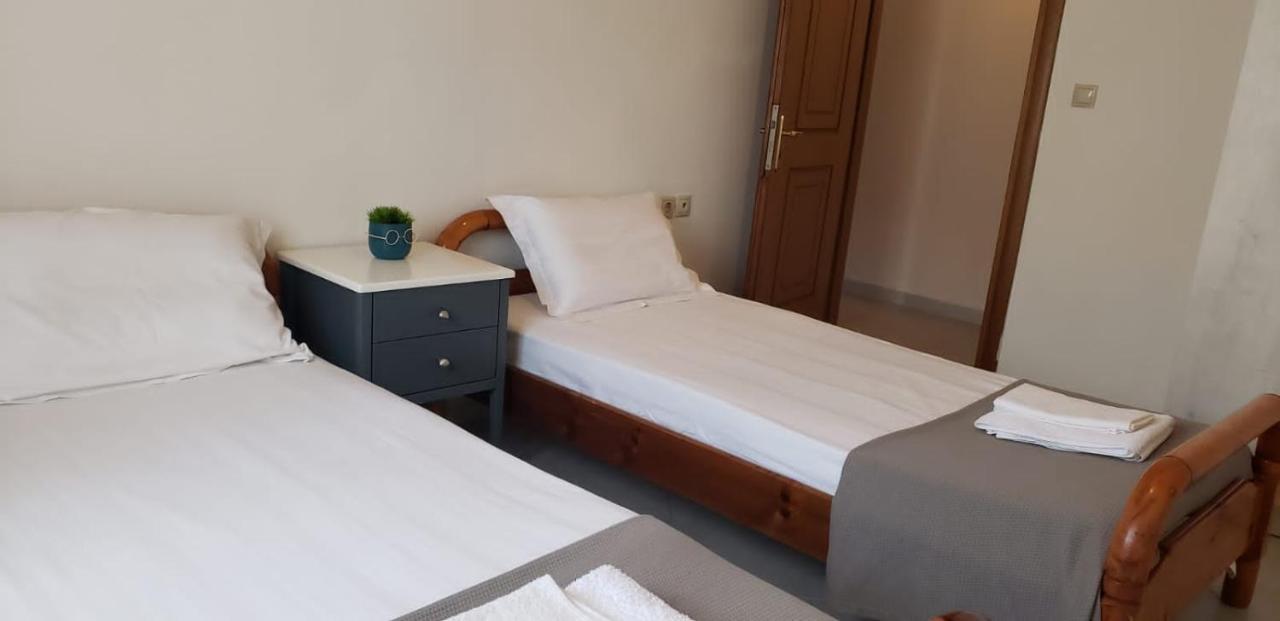 Michalis, 2-Bedroom Apartment In Saranda Esterno foto